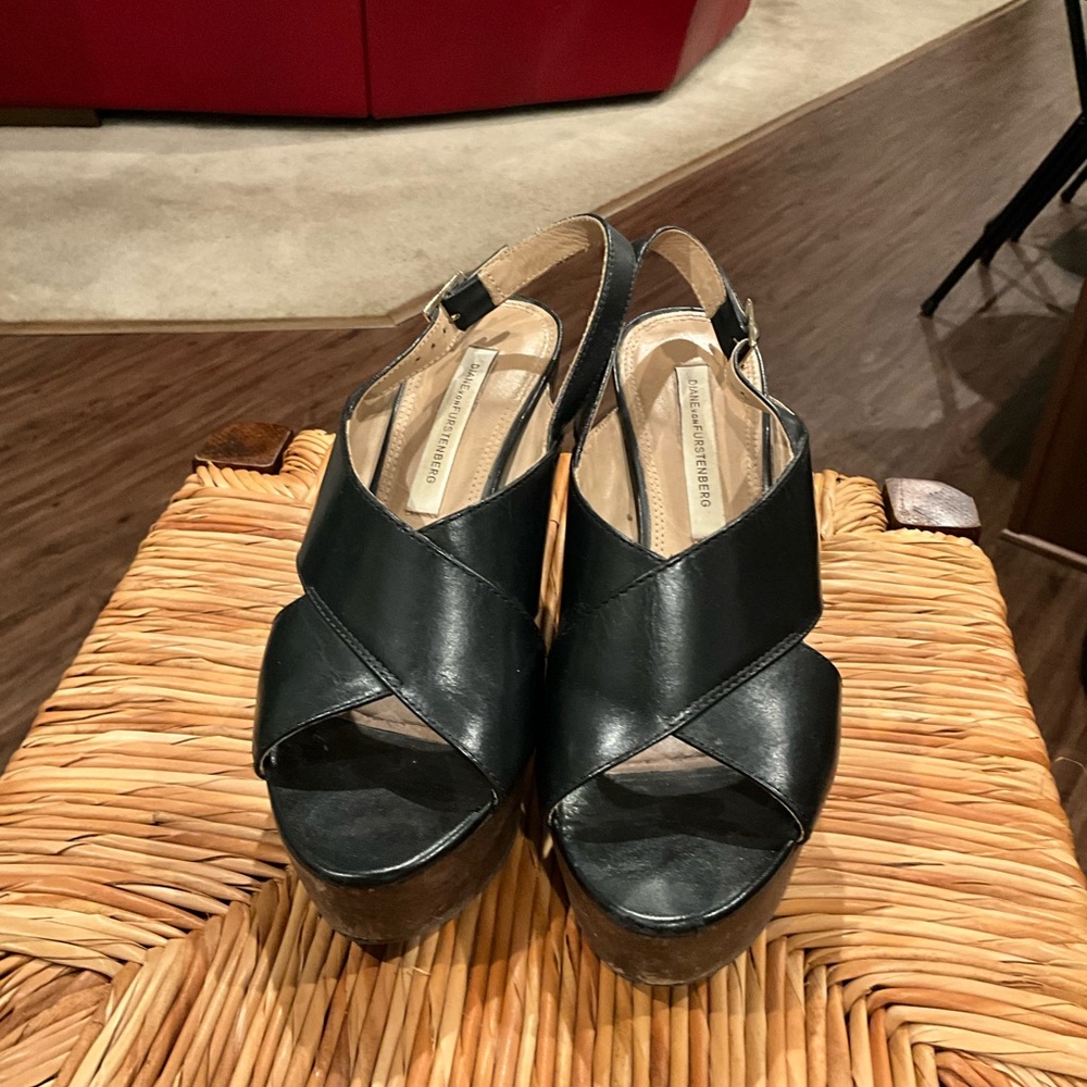 Diane Von Furstenberg Black Leather Platform Sandals